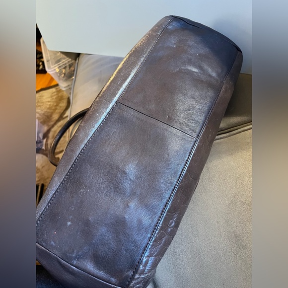 Kenneth Cole, Reaction handbag; chocolate brown leather. - Picture 10 of 10